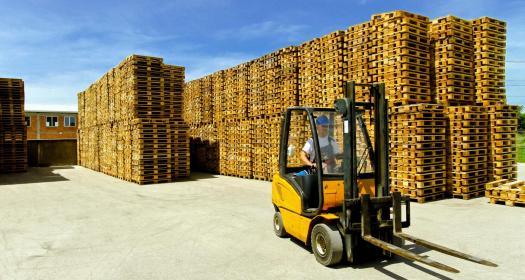 Trukkikortti-koulutus Trukkikortti - perehdytämme osallistujat trukin turvalliseen käyttöön. Ota yhteyttä!